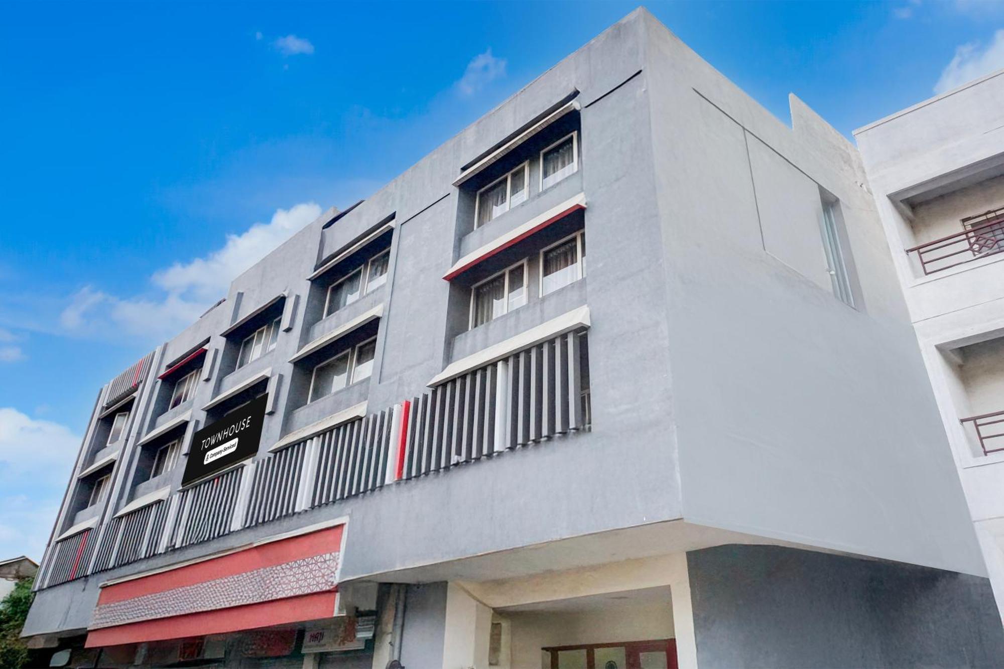 Super Townhouse Mg Road بونة المظهر الخارجي الصورة